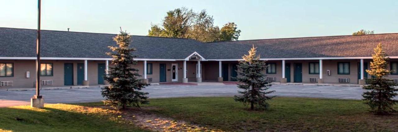 The Kingsley Suites Exterior photo